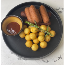 Картофельные шарики с веган сосисками Vegan